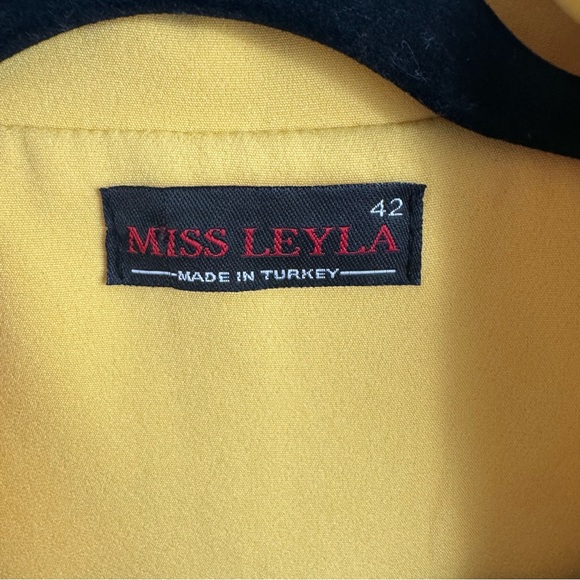 Colorblock Yellow and Pink Blazer - Picture 3 of 4